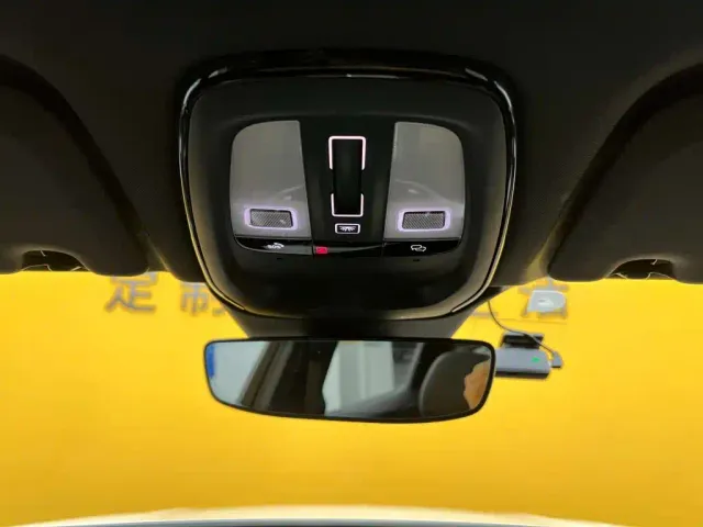 Volvo XC60 — Фото автомобиля 17