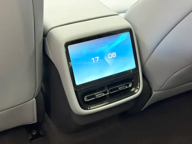 Xpeng P7+ — Фото автомобиля 11