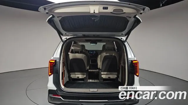 Kia Carnival Generation 4 — Фото автомобиля 26