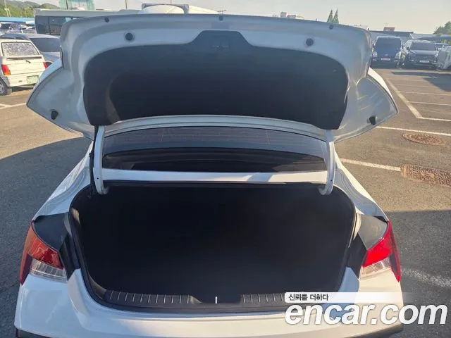 Hyundai AVANTE Новый Avante (CN7) — Фото автомобиля 8
