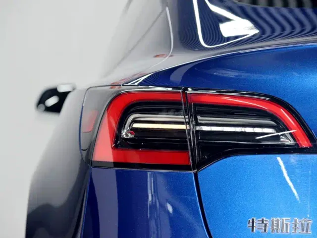 Tesla Model 3 — Фото автомобиля 21