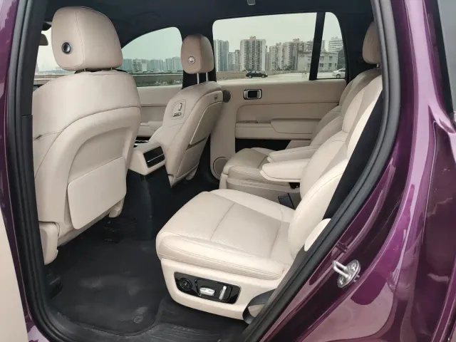 Li Auto L9 — Фото автомобиля 6