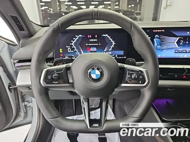 BMW 5 Series G60 — Фото автомобиля 9
