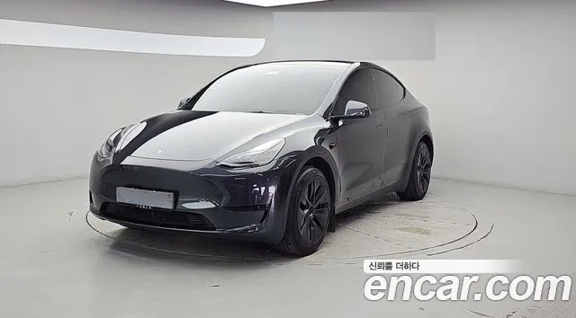 Фотография автомобиля — Tesla Model Y
