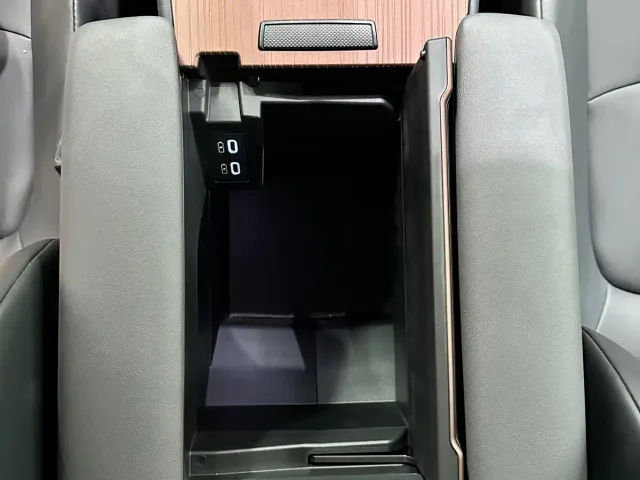 Toyota Granvia — Фото автомобиля 13