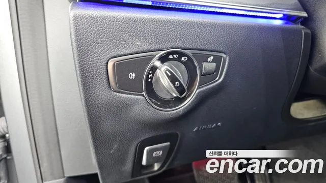 Mercedes-Benz E-Class — Фото автомобиля 16