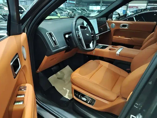 Li Auto L9 — Фото автомобиля 15
