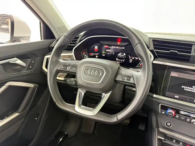 Audi Q3 — Фото автомобиля 13