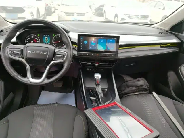 Roewe i5 — Фото автомобиля 9