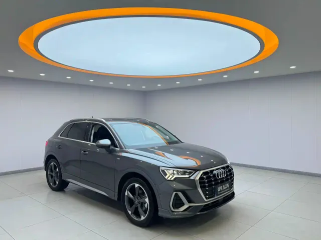 Audi Q3 — Фото автомобиля 3