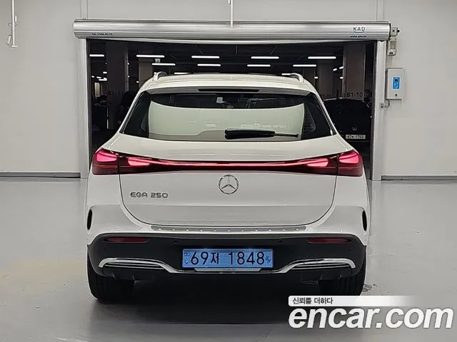 Mercedes-Benz EQA — Фото автомобиля 5