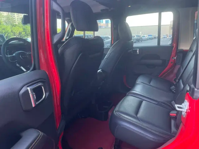 Jeep Wrangler — Фото автомобиля 7
