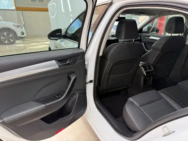 Skoda Superb — Фото автомобиля 17