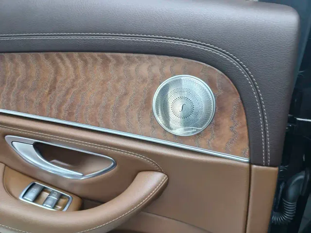 Mercedes-Benz E-Class — Фото автомобиля 8