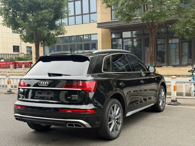 Audi Q5L — Фото автомобиля 10