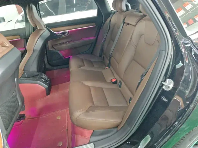 Volvo S90 — Фото автомобиля 16