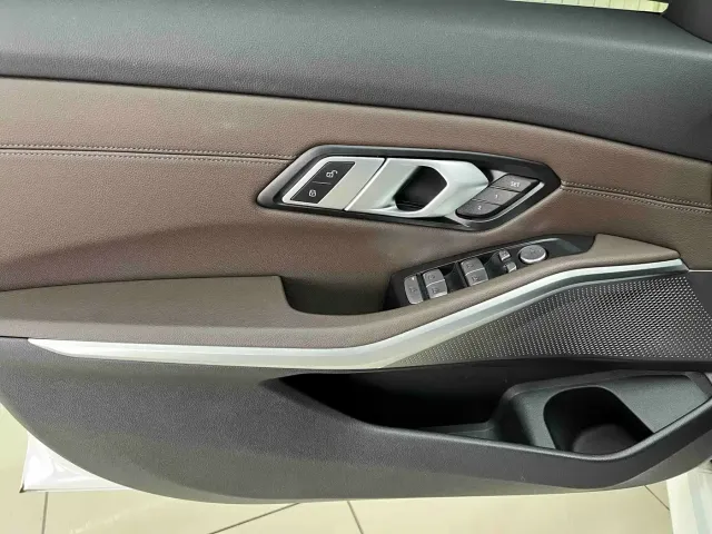 BMW 3 Series — Фото автомобиля 8