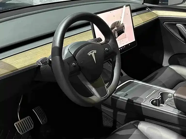 Tesla Model Y 2022 Facelift Rear-Wheel Drive Version — Фото автомобиля 6