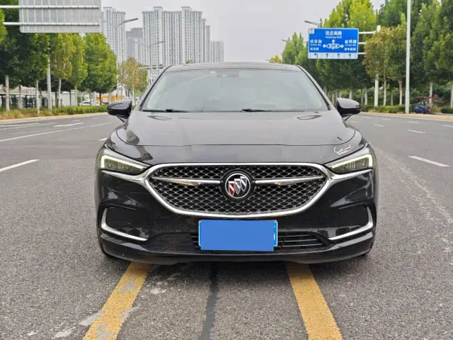Buick LaCrosse — Фото автомобиля 2