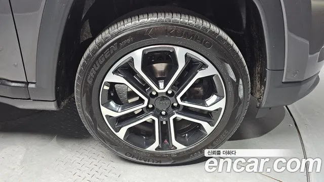 Jeep Compass — Фото автомобиля 6