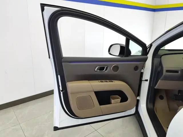 Li Auto i6 — Фото автомобиля 7