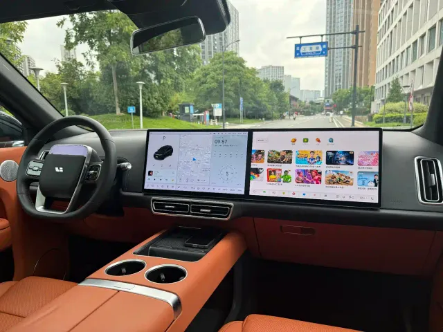 Li Auto L8 — Фото автомобиля 13