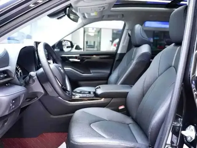 Toyota Highlander — Фото автомобиля 5