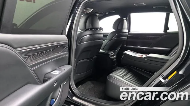 Genesis G90 Бензин 3.5 турбо AWD — Фото автомобиля 11