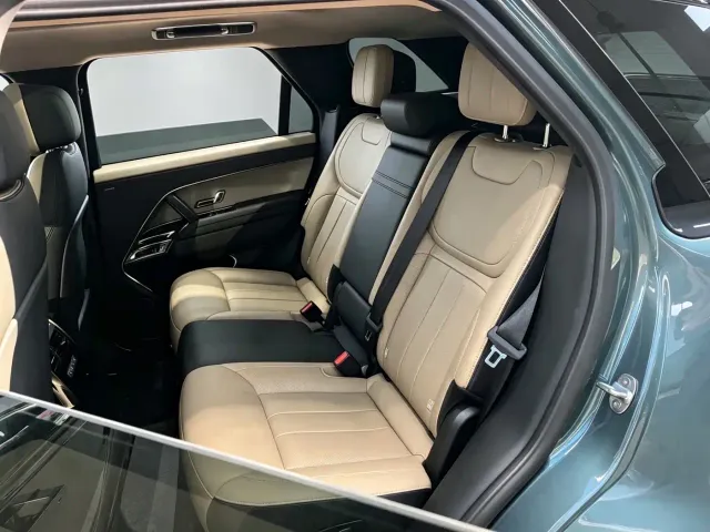 Land Rover Range Rover Sport — Фото автомобиля 3