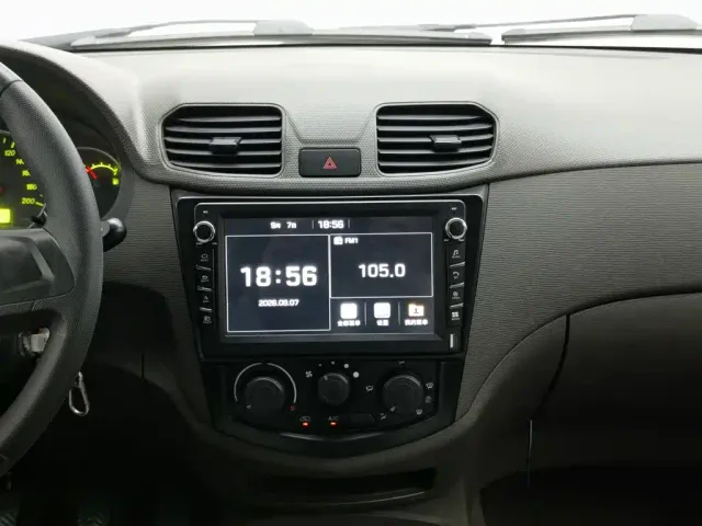 Wuling Hongguang — Фото автомобиля 12