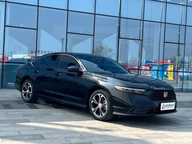 Honda Accord — Фото автомобиля 3
