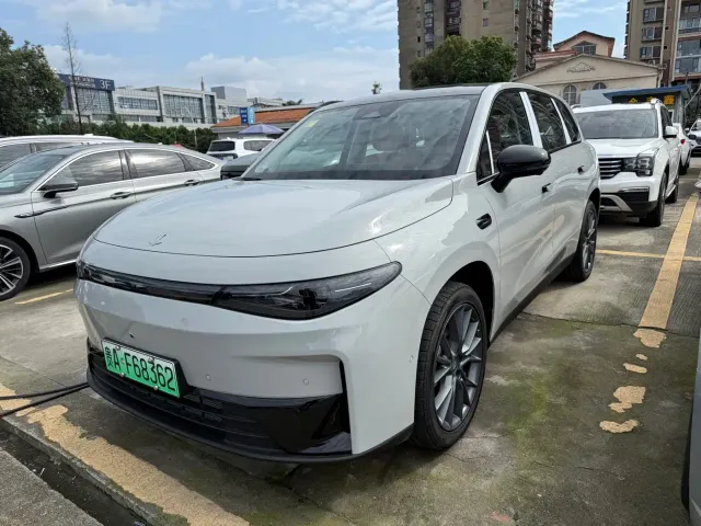 Leapmotor C10 — Фото автомобиля 2