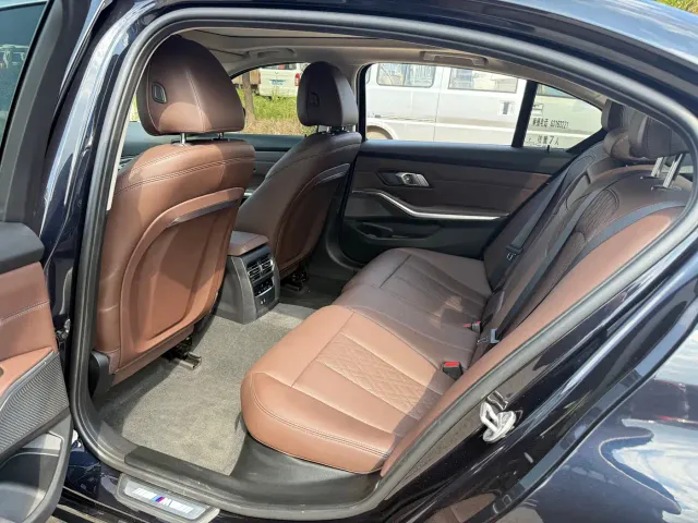 BMW 3 Series — Фото автомобиля 11