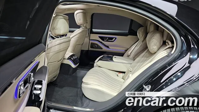 Mercedes-Benz S-Class — Фото автомобиля 12