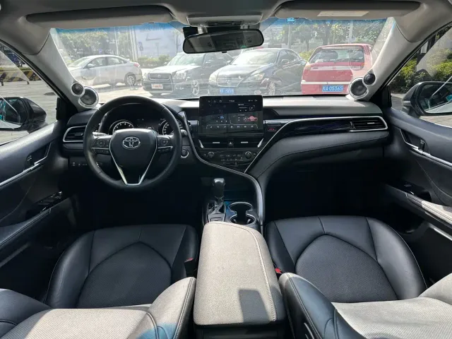 Toyota Camry — Фото автомобиля 14