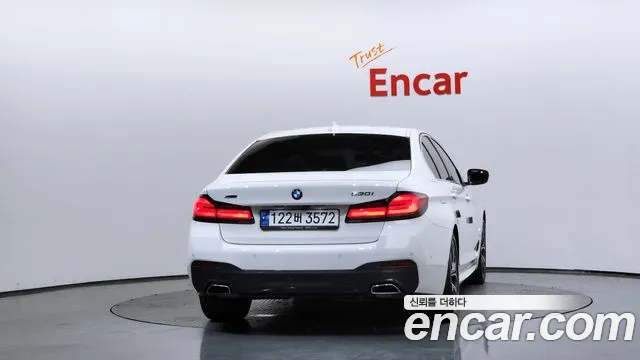 BMW 5-Series 5 серия (G30) 530i xDrive M Sport — Фото автомобиля 4