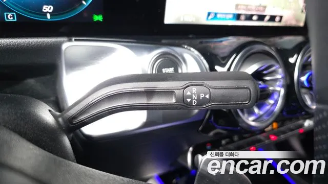 Mercedes-Benz EQB — Фото автомобиля 8