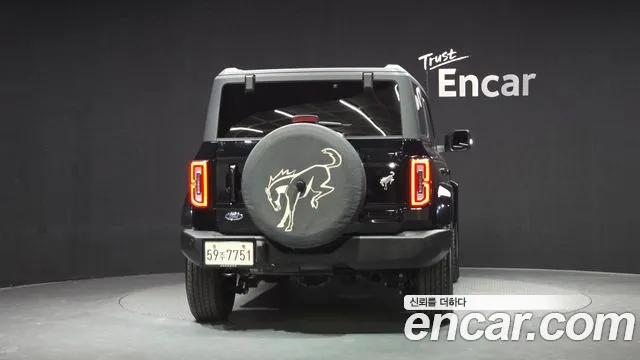 Ford Bronco — Фото автомобиля 4