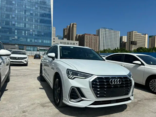Audi Q3 — Фото автомобиля 5