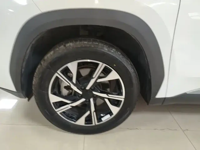 Geely Boyue L — Фото автомобиля 22