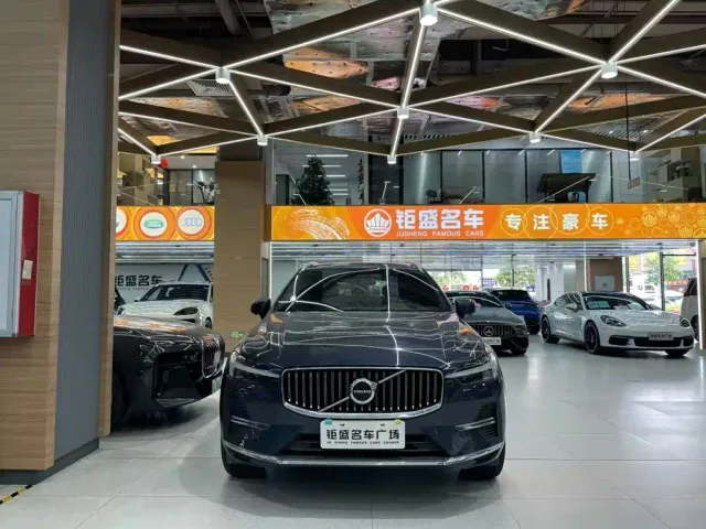 Volvo XC60 — Фото автомобиля 15