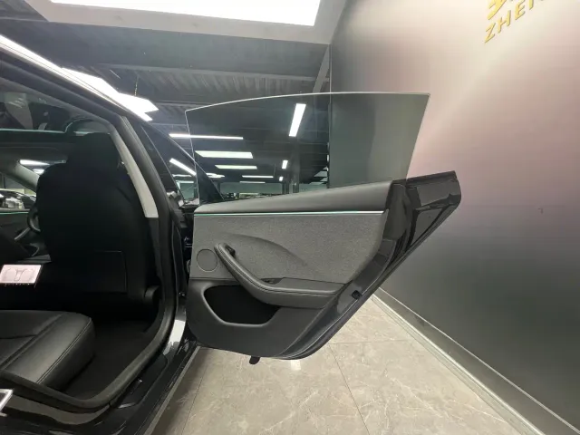 Tesla Model 3 — Фото автомобиля 7