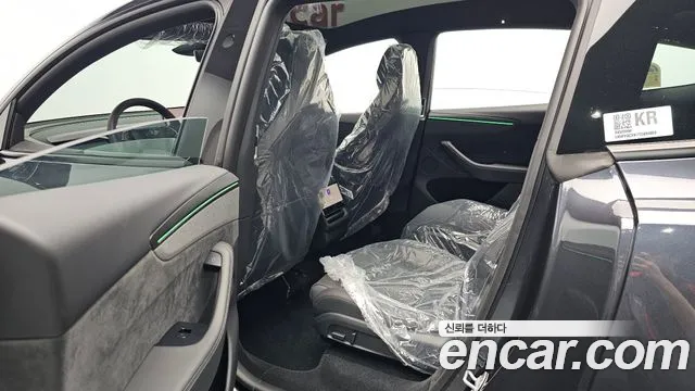 Tesla Model Y — Фото автомобиля 3