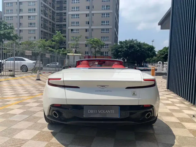 Aston Martin DB11 — Фото автомобиля 5