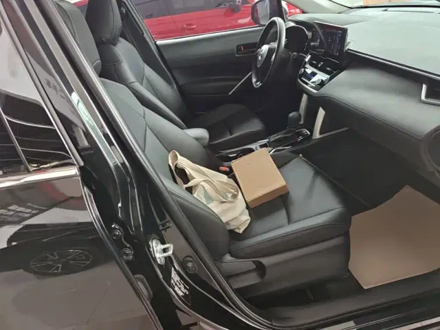Toyota Corolla Cross — Фото автомобиля 24