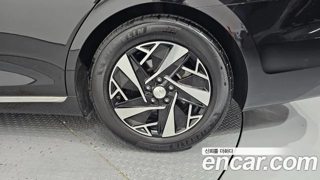 Hyundai Grandeur (New) Hybrid — Фото автомобиля 6