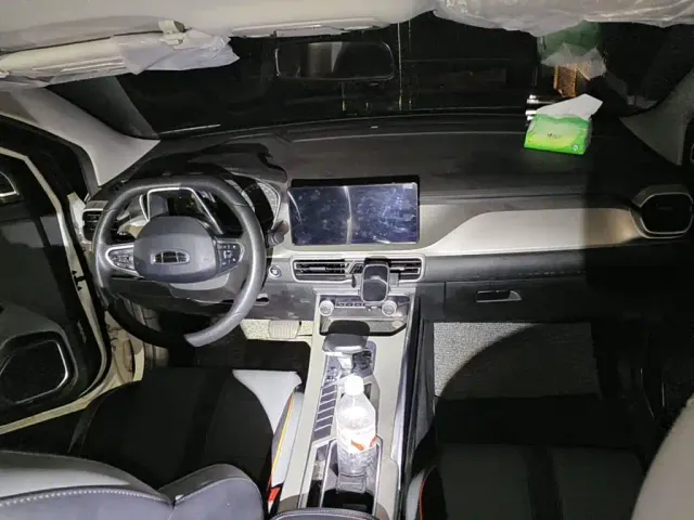 Geely Binyue — Фото автомобиля 12