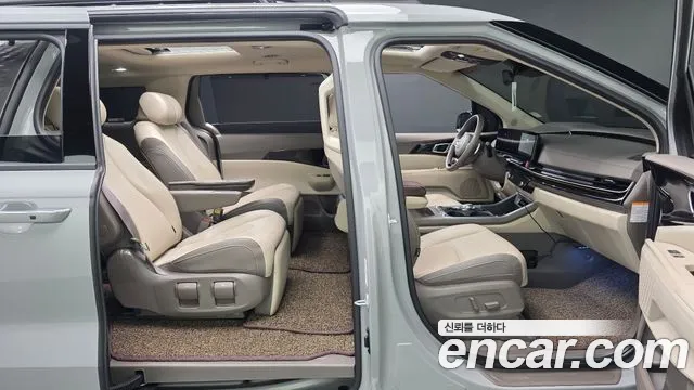 Kia Canival — Фото автомобиля 3