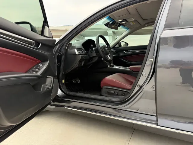 Honda Accord — Фото автомобиля 9
