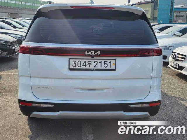 Kia Canival — Фото автомобиля 4